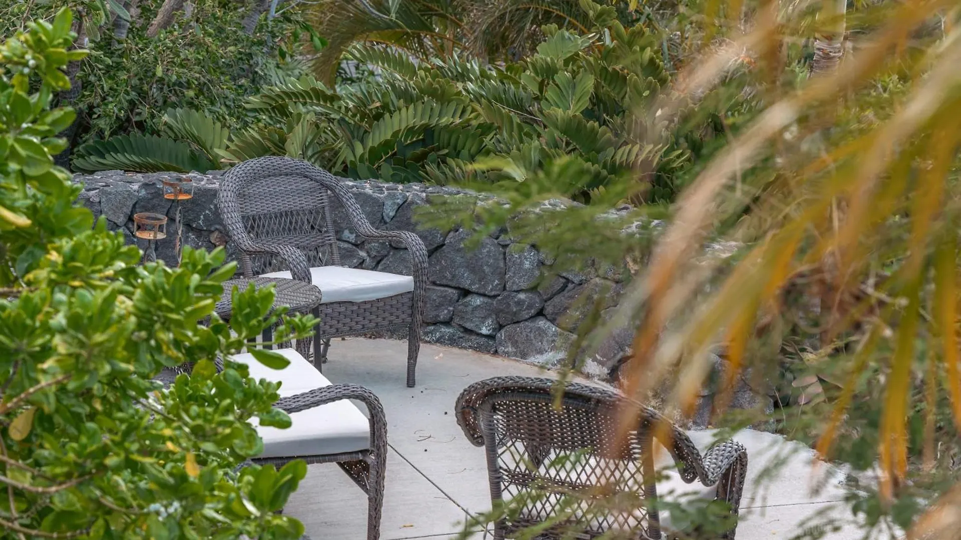 Holiday home 1 Acre Private Resort 4 Bed 3 Bath Cinema Spa Waikoloa