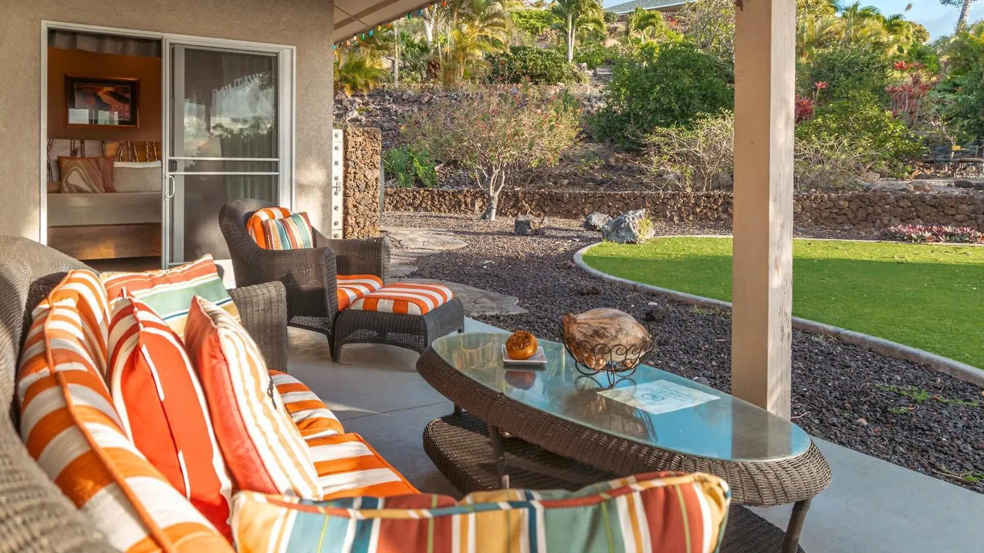 1 Acre Private Resort 4 Bed 3 Bath Cinema Spa Waikoloa