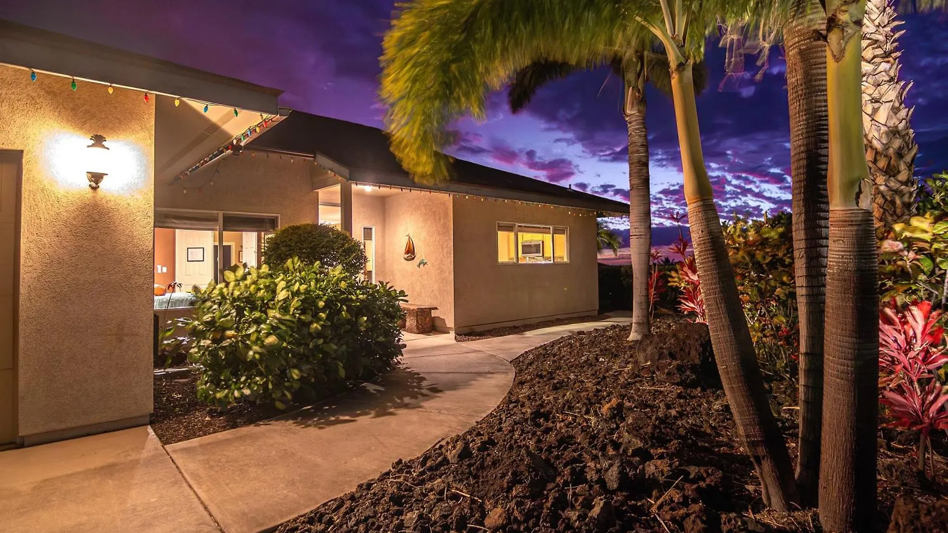 1 Acre Private Resort 4 Bed 3 Bath Cinema Spa Waikoloa 0*,  United States